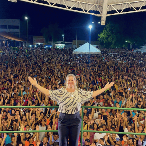 71 Anos de Encanto em Paraibano: Shows Brilham na Celebração com bandas locais e Marcelo e Rayane, Deavele Santos e Waldo Ramos.