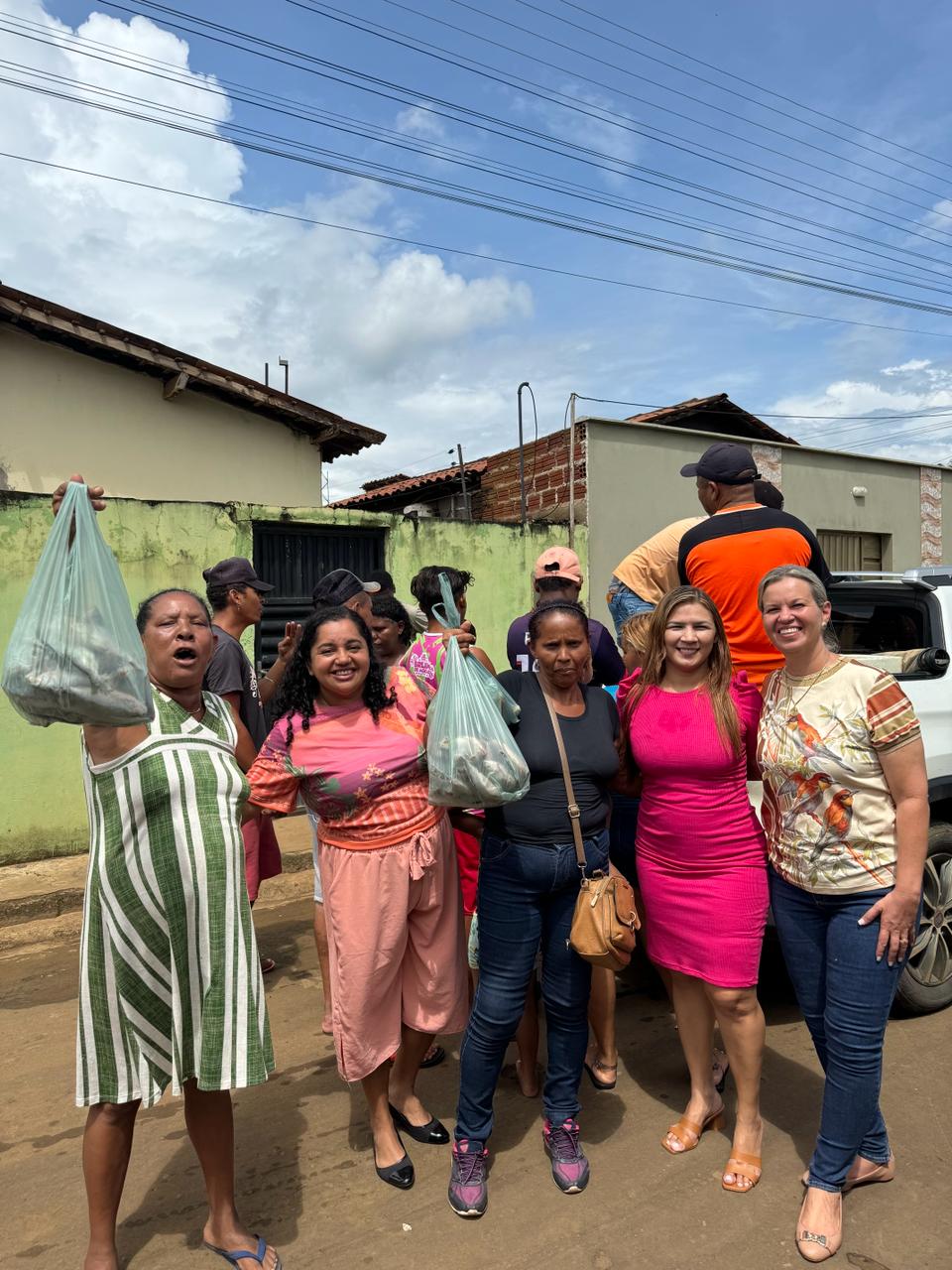 A Prefeitura de Paraibano, através da Secretaria de Assistência Social, e com o apoio do deputado estadual Arnaldo Melo, realizou a tradicional entrega de peixes para a Semana Santa.